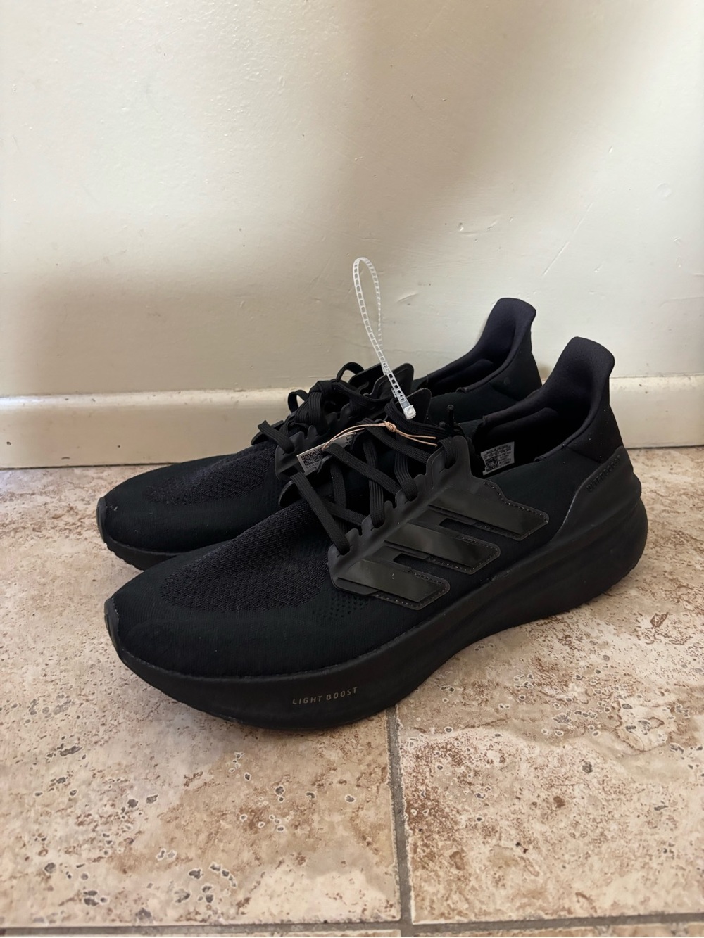 Adidas MEN'S Ultraboost 5 - Size: 14 - ID8812 - Core Black / Core Black - NEW